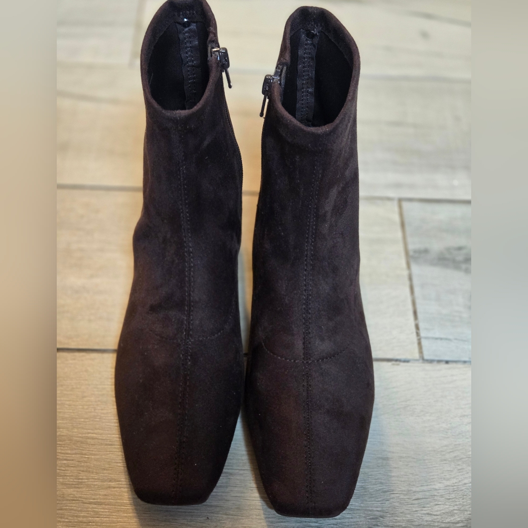 Anne Klein Dark Brown Suede Ankle Booties Low Block Heel Square Toe Size 7 Nwob — image 2 of 8